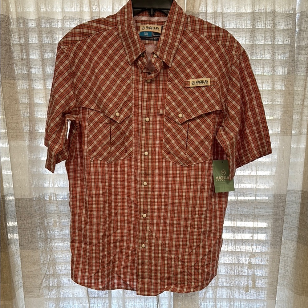 Magellan Outdoors Red Casual Button Down Shirt